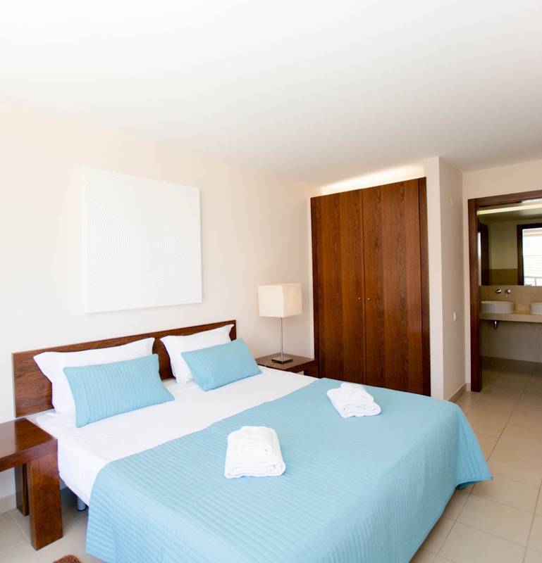 Luxus Apartments - Salgados Strand